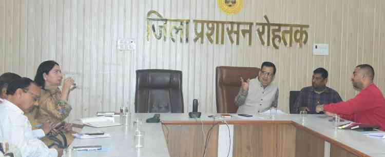 समाधान शिविर में हुई नागरिकों की शिकायतों की सुनवाई