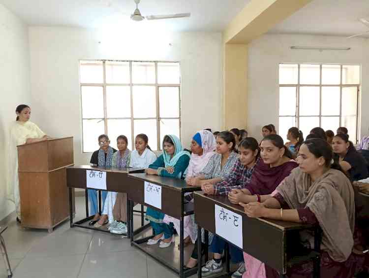 Lecture Organized at Ramgarhia Girls College to Commemorate the Martyrdom Anniversary of Sri Guru Tegh Bahadur Sahib Ji