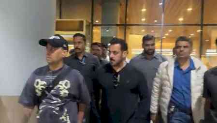 Salman Khan is back to the bay after the 'Da-Bangg Tour' in Qatar