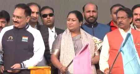 Delhi CM Rekha Gupta flags off ‘Namo Run’ under ‘Fit Yuva for Viksit Bharat’ initiative