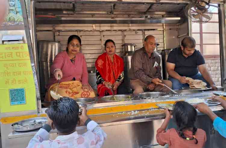 Purushottam Das Rungta Charitable Trust Organizes  Community Kitchen