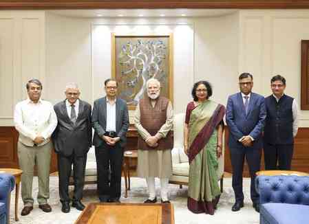 Prime Minister Modi meets 16th Finance Commission's delegation 