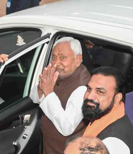 Bihar: Nitish Kumar inspects Gandhi Maidan ahead of swearing-in ceremony