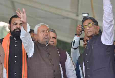 After NDA meet today, Nitish Kumar to meet Governor, stake claim for new govt