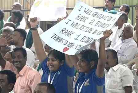 Joyful moment as PM Modi acknowledges students’ banner on India’s future at Coimbatore event