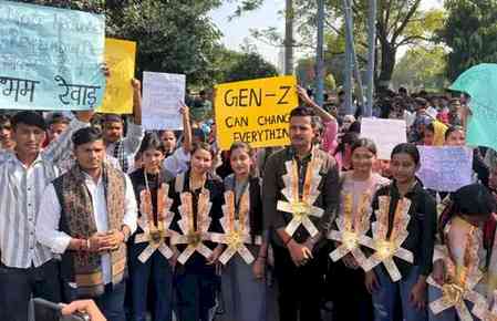 Chaos at Rajasthan University: Police lathi-charge protesting students, scores detained