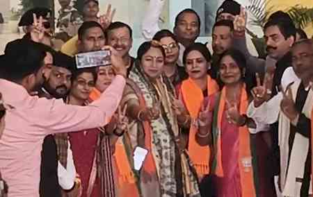 CMs, Dy CMs of NDA-ruled states arrive at Nitish Kumar's oath ceremony venue