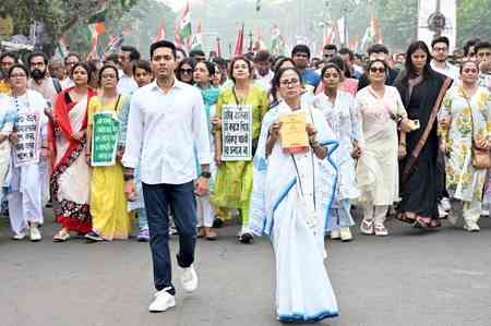 Trinamool Congress weaponises death toll linking SIR, ignores border flux