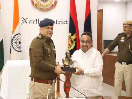 Red Fort blast: Chandni Chowk traders discuss security measures with police