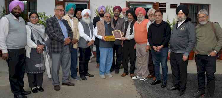 ਪੰਜਾਬੀ ਸਾਹਿਤ ਅਕਾਡਮੀ, ਲੁਧਿਆਣਾ ਵੱਲੋਂ ਪੁਸਤਕ ਮੇਲਾ ਅਤੇ ਸਾਹਿਤ ਉਤਸਵ ਦੇ ਦੂਜੇ ਦਿਨ ਡਾ. ਧਰਮਵੀਰ ਗਾਂਧੀ ਵਲੋਂ ਪੰਦਰਾਂ ਲੱਖ ਦੀ ਗ੍ਰਾਂਟ ਦਾ ਐਲਾਨ