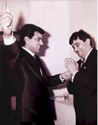 Kareena Kapoor shares throwback of Dharmendra and Raj Kapoor, says ‘Forever in power’