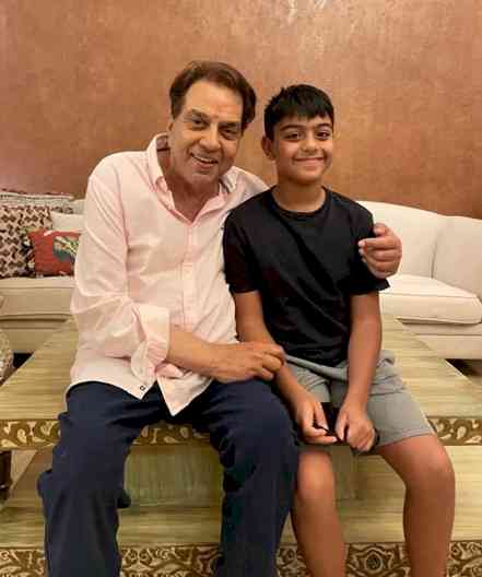 Kajol mourns Dharmendra’s loss: The OG of the Good Man is gone