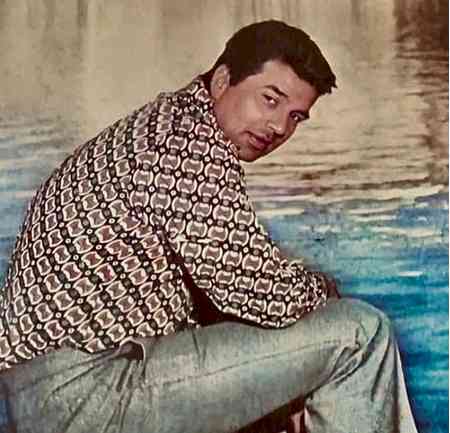 'Will forever remain among us': Politicians condole demise of veteran actor Dharmendra