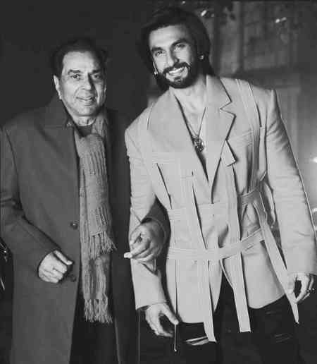 Deepika Padukone, Ranveer Singh reach crematorium to bid Dharmendra a final goodbye