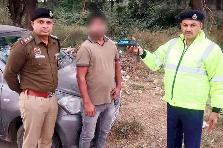 यातायात नियमों की अवहेलना करने वालों के खिलाफ पुलिस ने चलाया विशेष अभियान