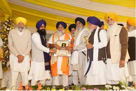Unite to take back Sikh institutions from Centre, state govts, says Sukhbir Badal