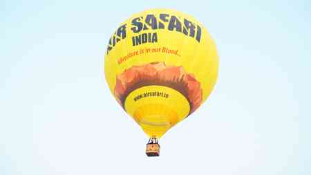 Delhi L-G witnesses DDA's hot air balloon trial on Yamuna bank