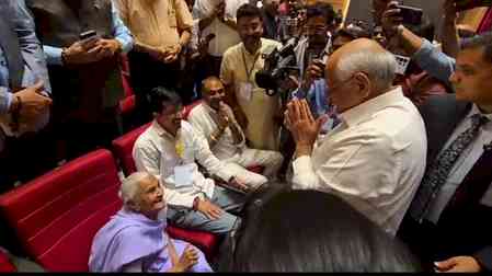 Gujarat CM Bhupendra Patel’s gentle gesture wins hearts in Navsari