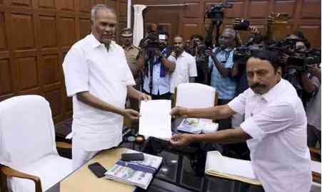 Expelled AIADMK leader Sengottaiyan resigns as MLA, set to join Vijay's TVK tomorrow