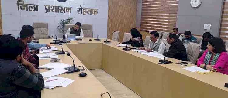 उपायुक्त सचिन गुप्ता ने किसानों की आमदनी बढ़ाने के दृष्टिगत जिला एकीकृत योजना तैयार करने के निर्देश दिए