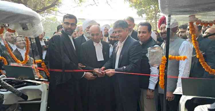 MP Manish Tewari handed over 5 E-Golf Carts to the Legal Fraternity