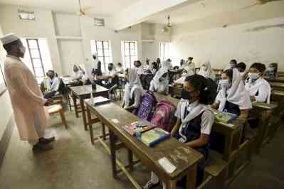 Bangladesh school teachers stage major protest over pay and promotion demands