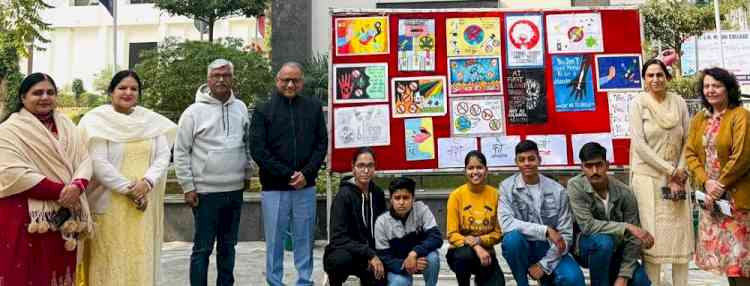 नशे के दुष्परिणामों पर पोस्टर व स्लोगन प्रदर्शनी आयोजित