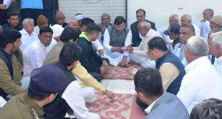 खेल राज्य मंत्री ने खिलाड़ी हार्दिक के निवास स्थान पहुंचकर जताया गहरा दुख, परिजनों को दी सांत्वना