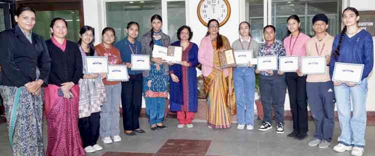 KMV Collegiate students shine in State-level essay competition 