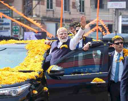 Karnataka: Massive crowds welcome PM Modi during Udupi roadshow