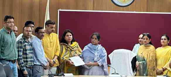 बीपीएसएमवी कर्मचारी संघर्ष समिति ने कर्मचारियों को 3 महीने के एकमुश्त वेतन के भुगतान की अपील की