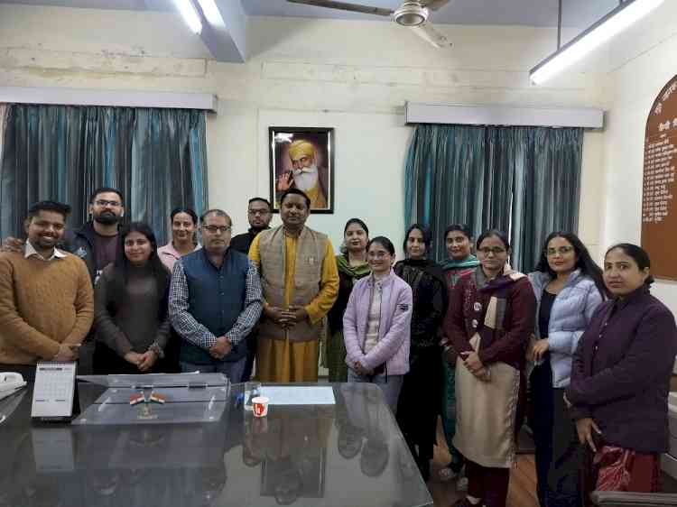 गुरु नानक देव विश्वविद्यालय, अमृतसर के हिंदी-विभाग में विशेष व्याख्यान का आयोजन