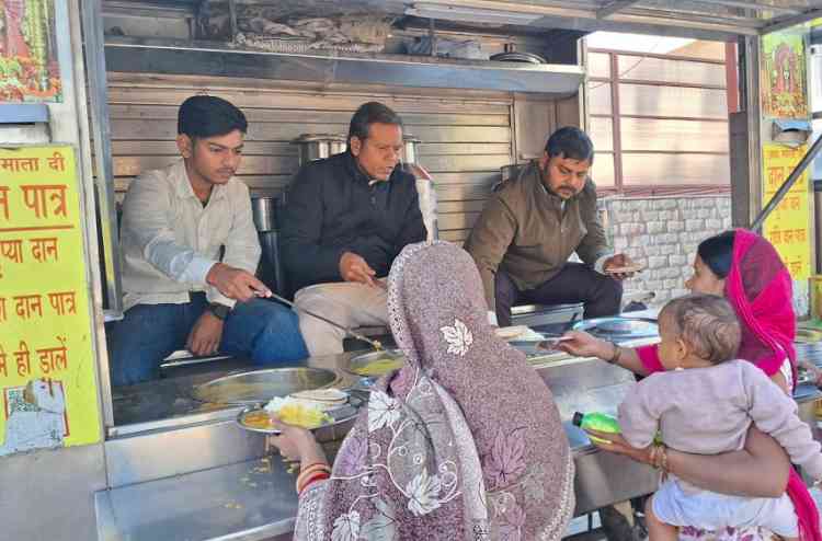 पुरुषोत्तम दास रूंगटा चैरिटेबल ट्रस्ट ने जनकल्याण की भावना से लगाया 191 वां भंडारा