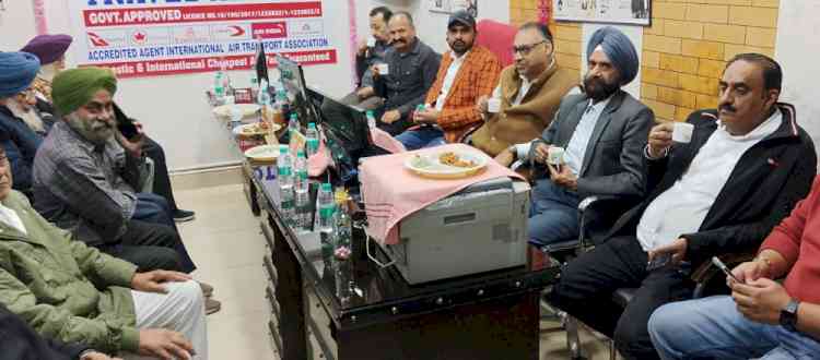 ‘Chai Par Charcha’: Pawan Dewan meets with local residents in the Jawahar Nagar area