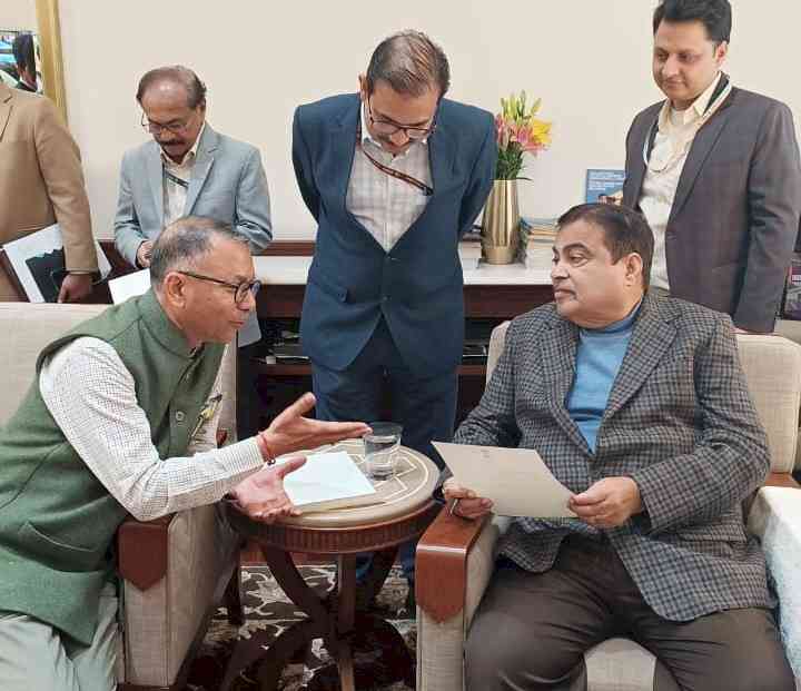 Rajya Sabha MP Rajinder Gupta met Union Minister Nitin Gadkari , Important road issues of Punjab discussed