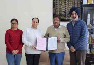 ICAR-CIPHET Licenses Fat-Free Flavoured Makhana Technology to Woman Entrepreneur from Ludhiana