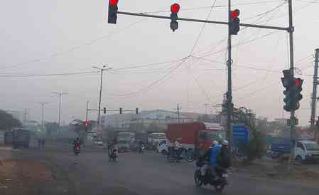 Delhi air quality nears ‘severe’ level, multiple spots record AQI above 400