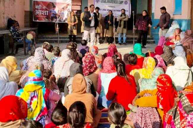 अंतर्राष्ट्रीय दिव्यांग दिवस पर जिला विधिक प्राधिकरण द्वारा नुक्कड़ नाटकों द्वारा किया गया जागरूक