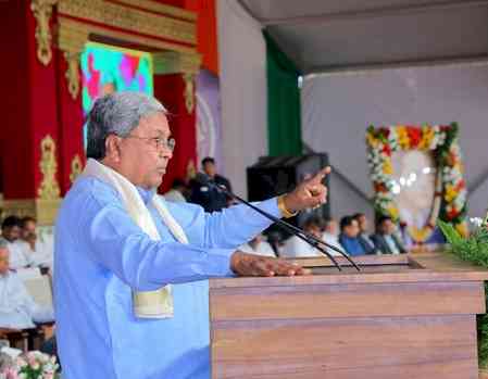 K’taka to likely lose Rs 12,000 crore due to lower GST collections: Siddaramaiah