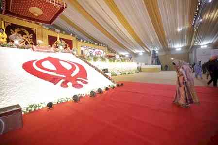 Delhi CM pays tribute to Guru Tegh Bahadur Sahib, announces Cabinet visit to Amritsar