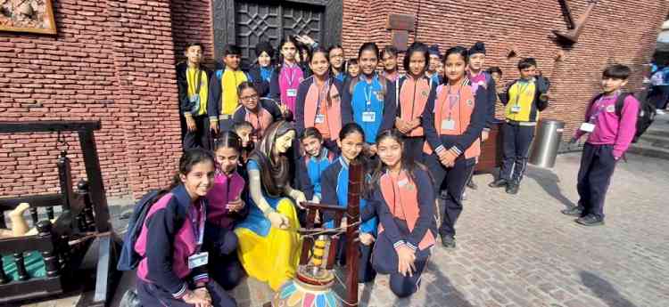 Sanskriti KMV School Organizes Trip to Rangla Punjab
