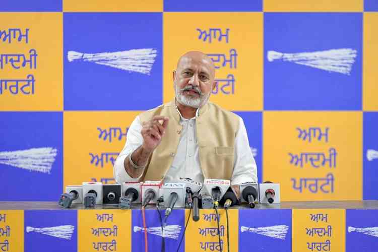 AAP Questions Congress: What Is the Real Story Behind the ‘Game’ of ₹500 Crore and ₹350 Crore?