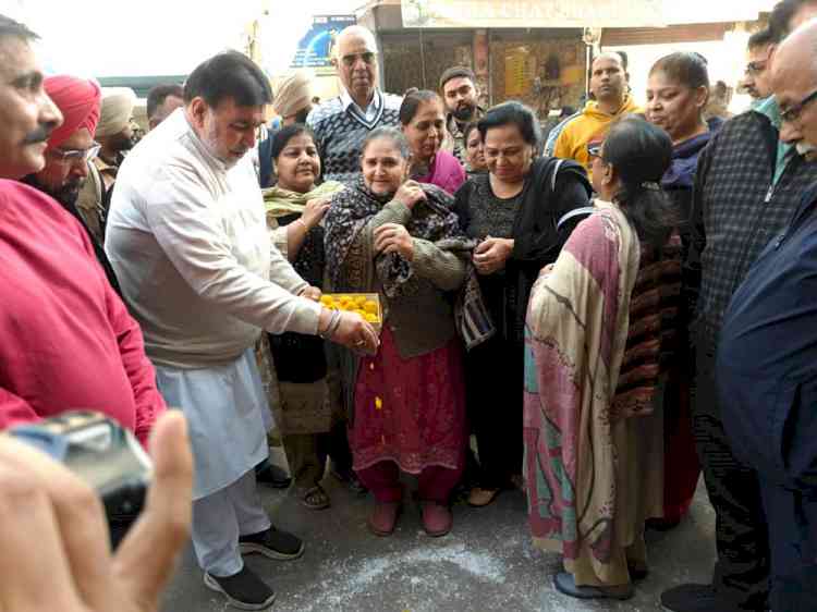 MLA Prashar launch project to install 7hp tubewell on Benjamin road 