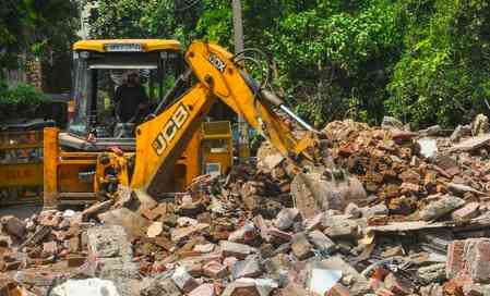 Bihar: Officer flees as tension escalates in Kishanganj after bulldozer action