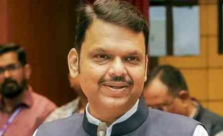 Maha CM says opportunity to understand democratic processes through Parliamentary study class 