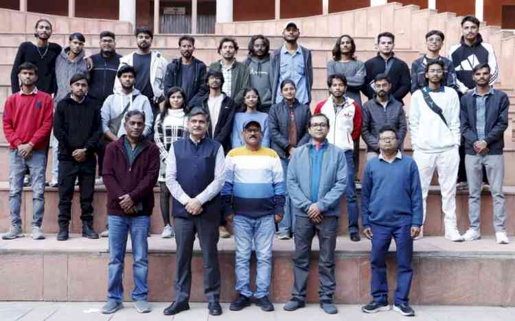 इंटरनेशनल फिल्म फेस्टिवल ऑफ़ केरल में भाग लेने के लिए सुपवा के 35 विद्यार्थी रवाना