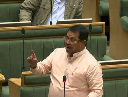 Oppn stages noisy walkout in Maha Assembly over cotton, soybean price issues