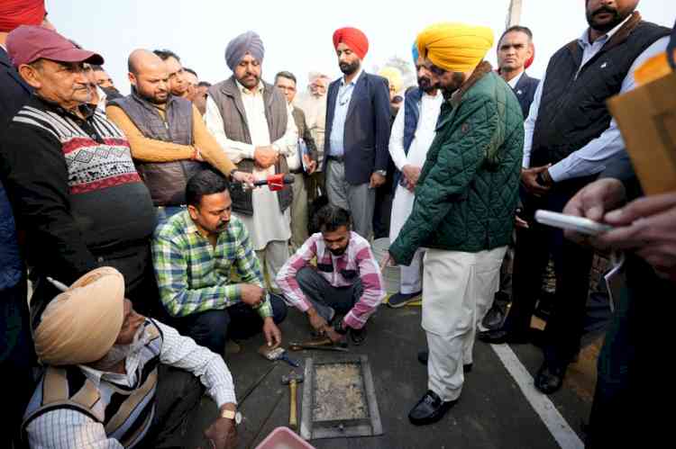 CM conducts surprise check of roads, orders show-cause against contractor and withholding of his payments after detecting lapses in under construction road