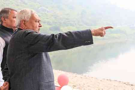 Nitish Kumar reviews various projects in Bihar’s Nawada; interacts with students, Jeevika Didis 