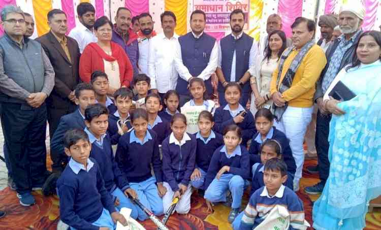 गांव स्तर पर समस्याओं का हल करने का सशक्त माध्यम है प्रशासन गांव की ओर कार्यक्रमः उपायुक्त सचिन गुप्ता